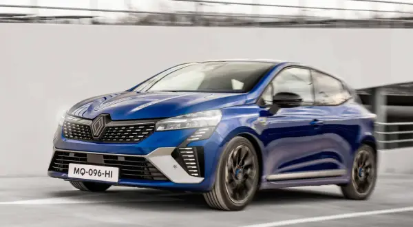 Kiedy Clio 5 w salonach? Sprawdź dostępność i nowe opcje wyposażenia