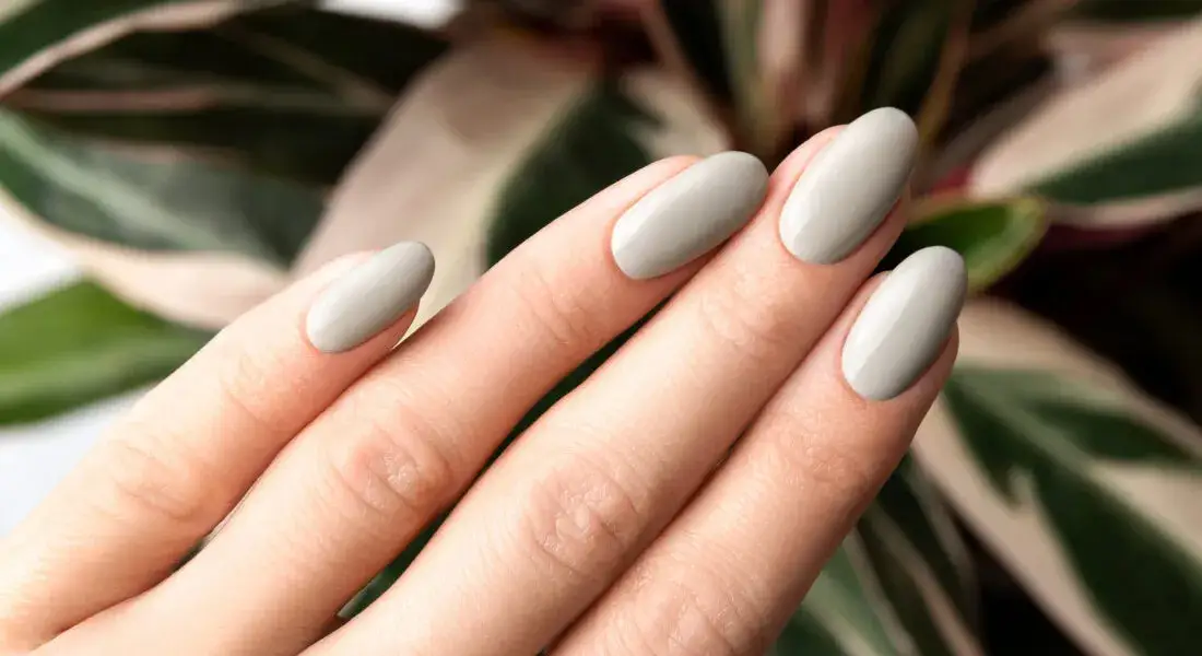 Zdjęcie Ile trwa manicure hybrydowy w salonie? Poznaj zaskakujące fakty