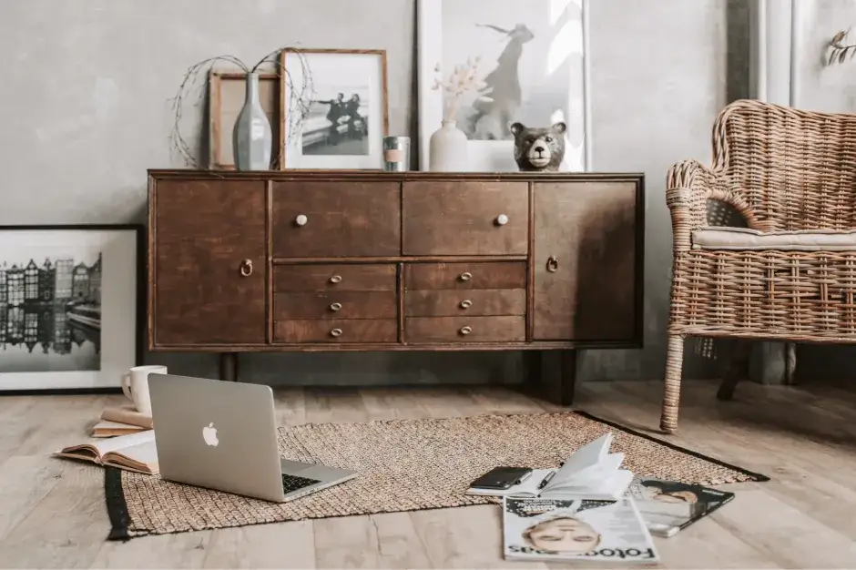 Zdjęcie Jak udekorować komodę w salonie: inspiracje i praktyczne porady na każdą porę roku